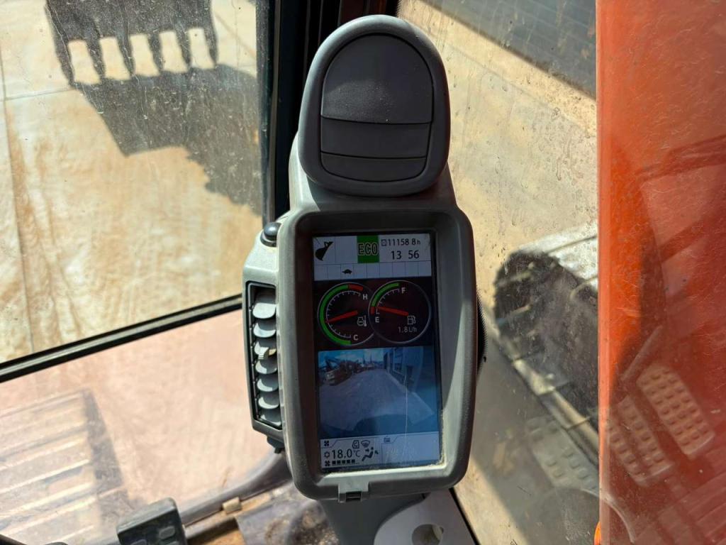 Hitachi ZX210LC-5B Photo 25
