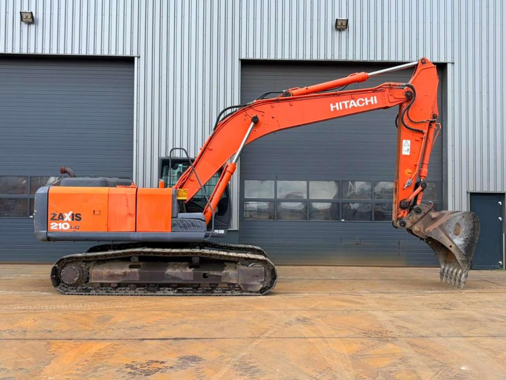 Hitachi ZX210LC-5B Photo 6