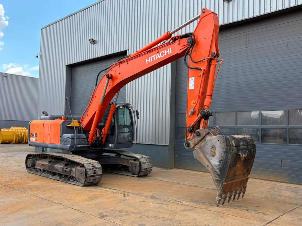 Hitachi ZX210LC-5B Photo 7