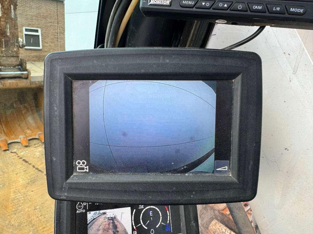 Liebherr R946LC - Hammer Lines / Quick Coupler Photo 16
