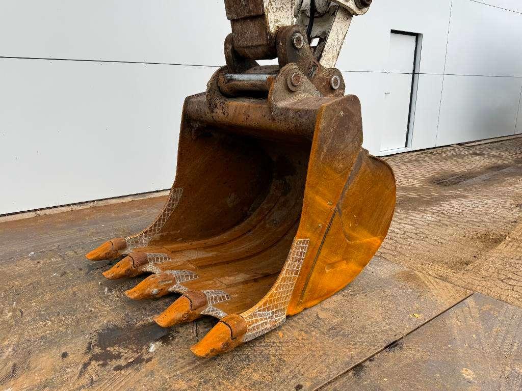 Liebherr R946LC - Hammer Lines / Quick Coupler Photo 23