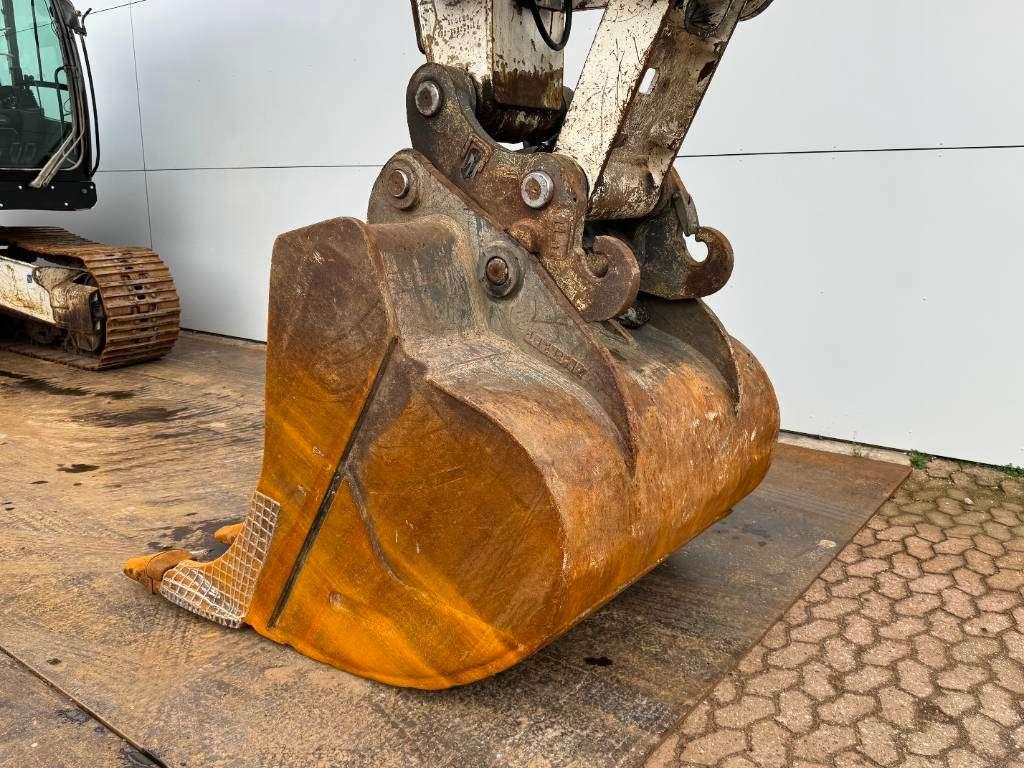 Liebherr R946LC - Hammer Lines / Quick Coupler Photo 24