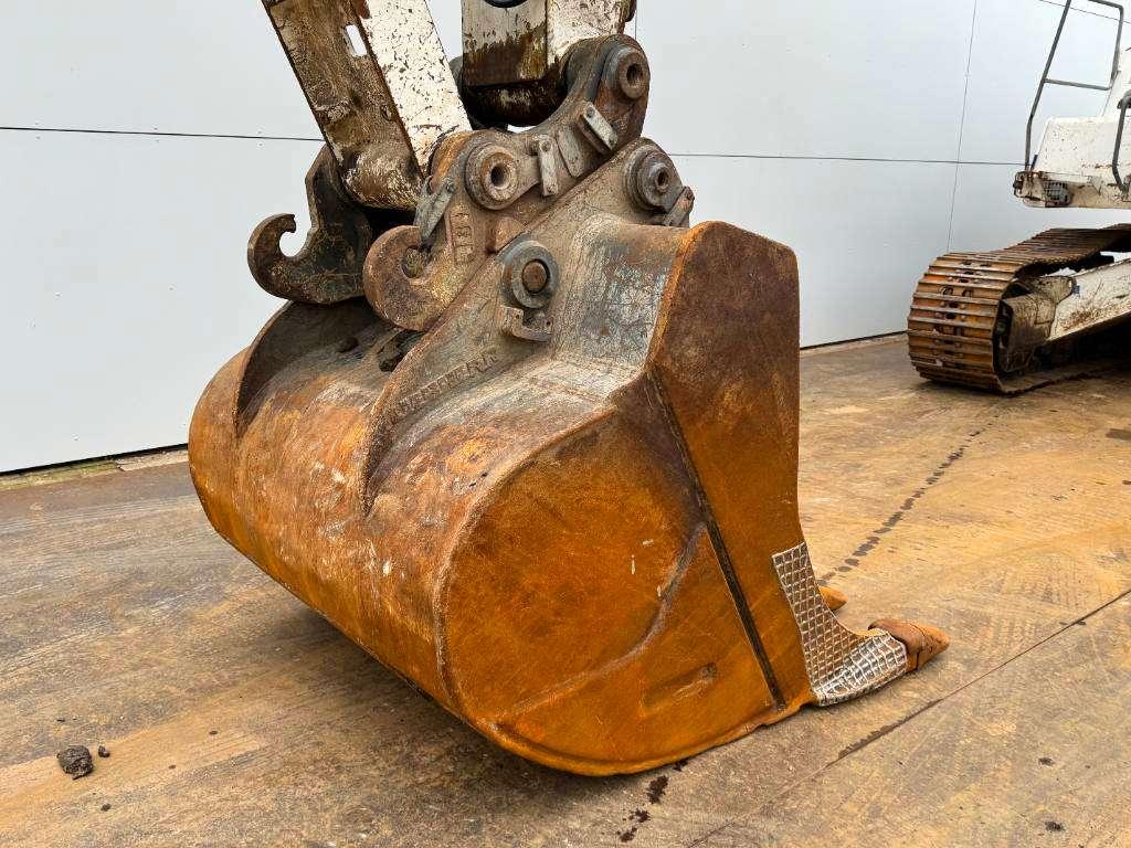 Liebherr R946LC - Hammer Lines / Quick Coupler Photo 25