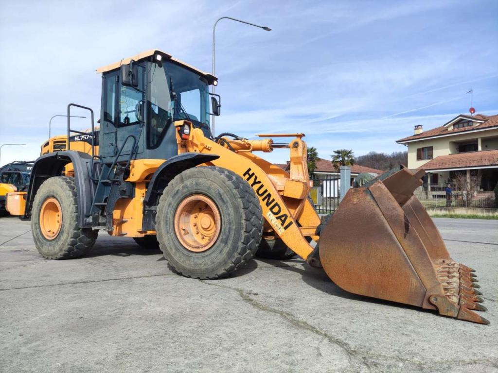 Hyundai HL757-9A Photo 3