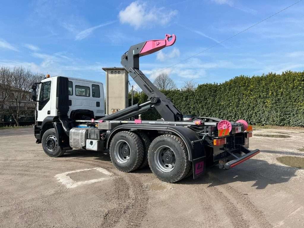 Iveco TRAKKER 360 SCARRABILE 6X4 Photo 3