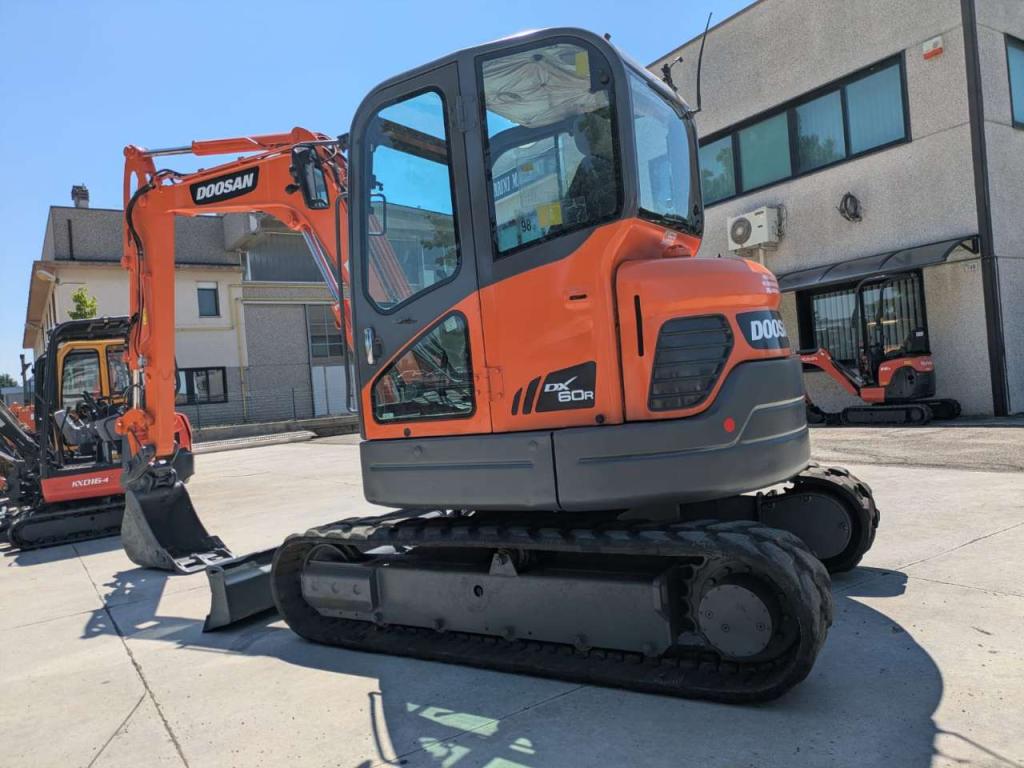 Doosan DX60R Photo 2