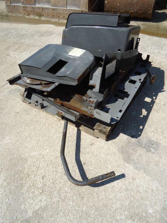 Capot et panneau de carrosserie pour ZX 210.3 Photo 1