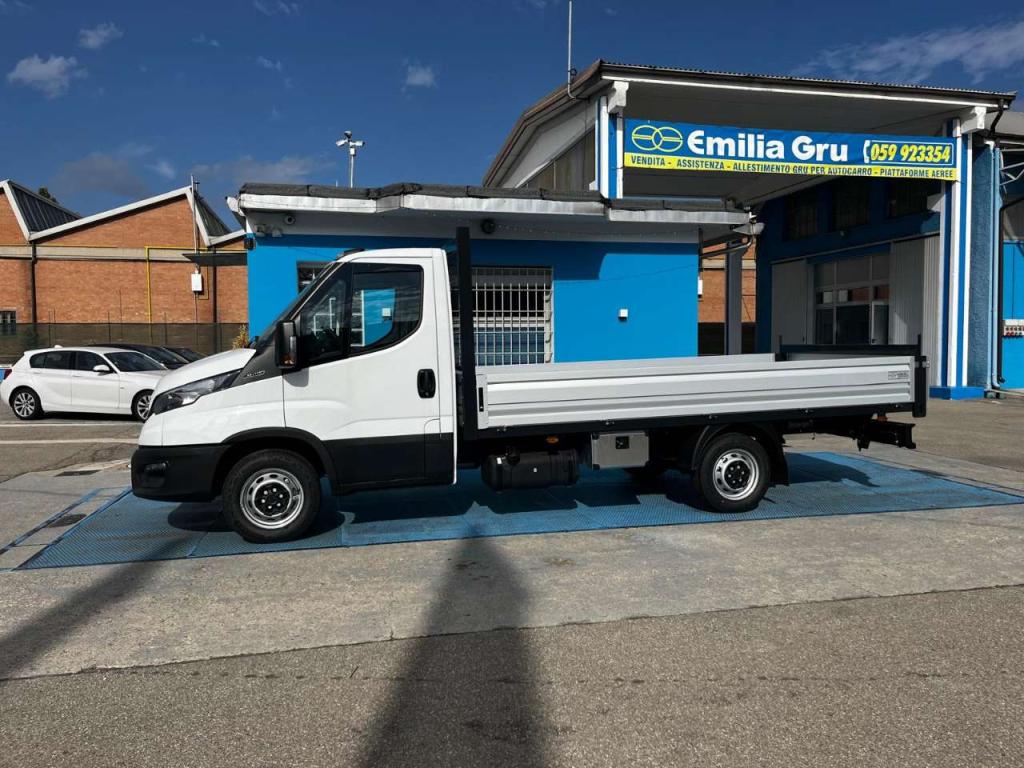 Iveco daily 35-140 con cassone fisso Photo 4