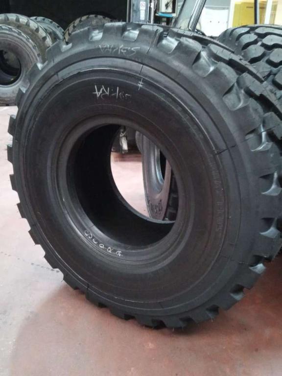 Michelin 20.5R25 Photo 1
