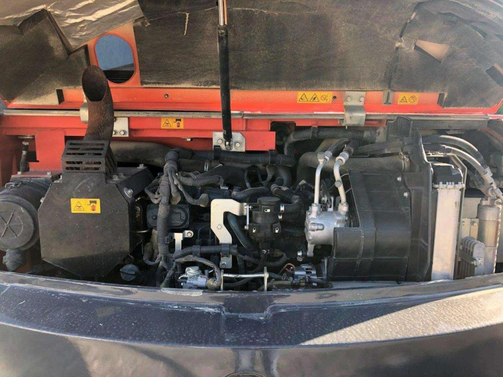 Kubota KX 80-4 Photo 2