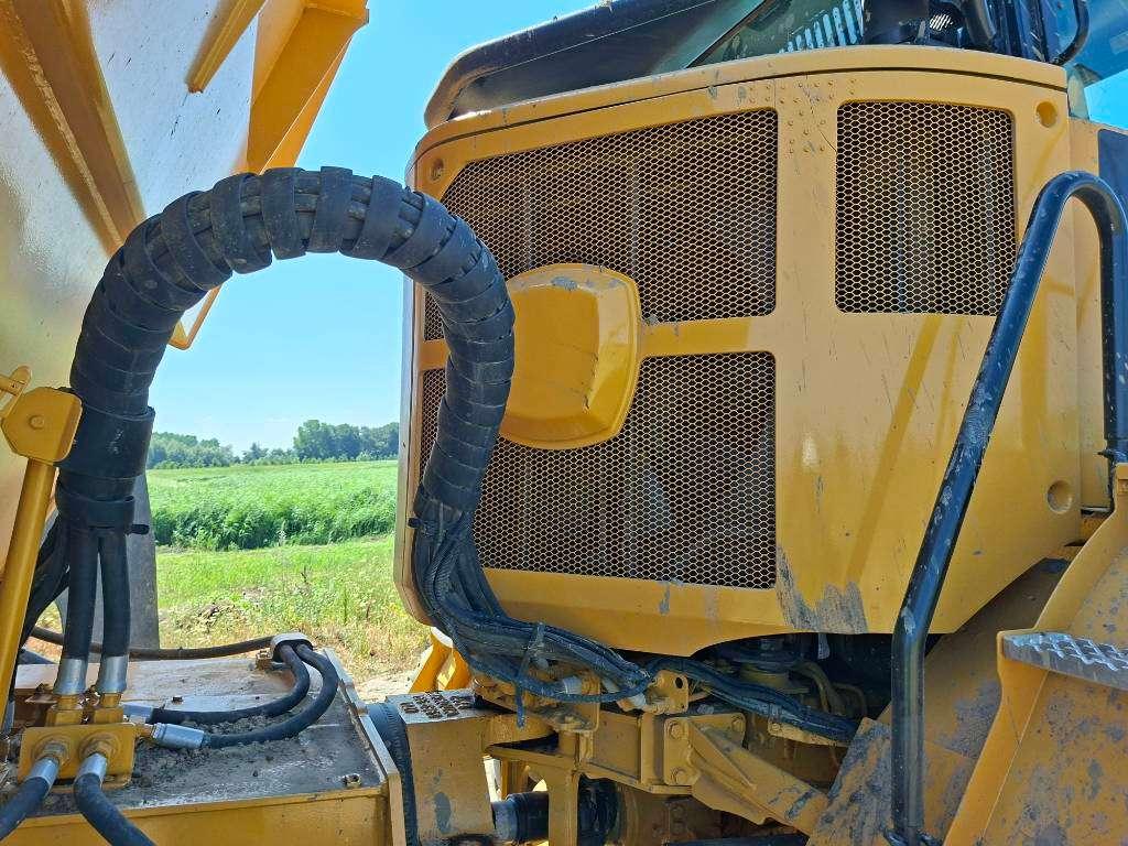 Caterpillar 725C2 Photo 16