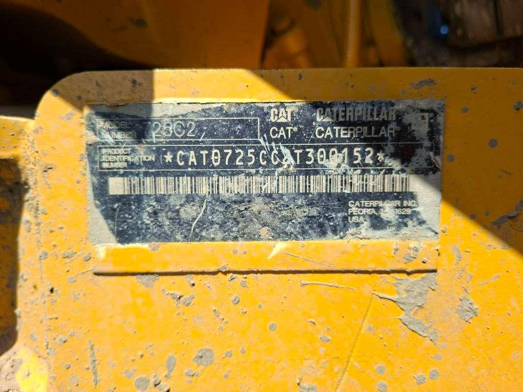Caterpillar 725C2 Photo 9