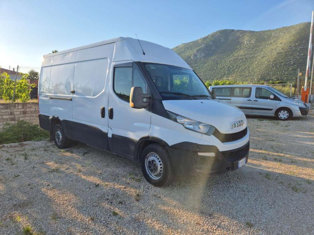 Iveco 35S13 Photo 9
