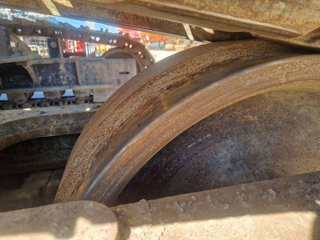 Caterpillar 374FL Photo 12