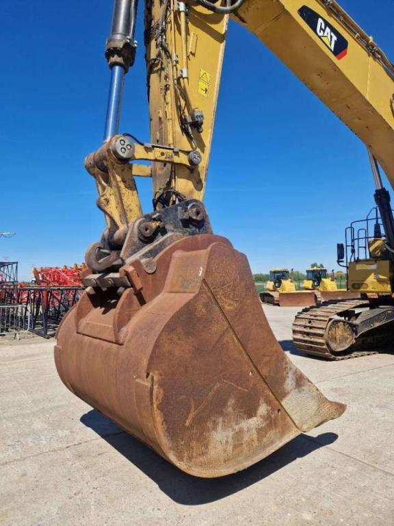 Caterpillar 374FL Photo 29