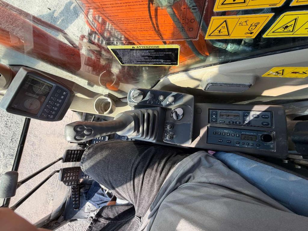 Hitachi ZAXIS 130LCN Photo 15