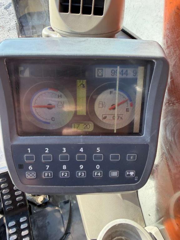 Hitachi ZAXIS 130LCN Photo 16