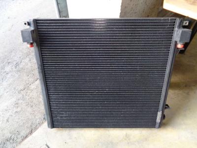 Refroidisseur d'huile hydraulique pour Caterpillar 928 F en vente par PRV Ricambi Srl