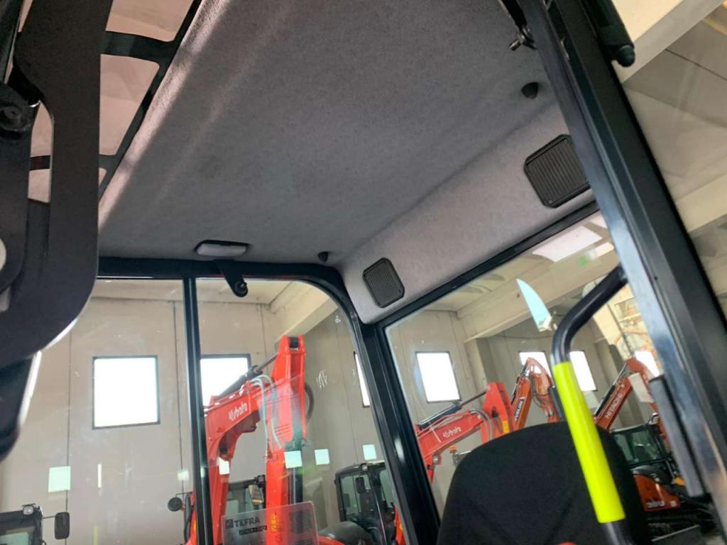 Kubota U27-4 Photo 4