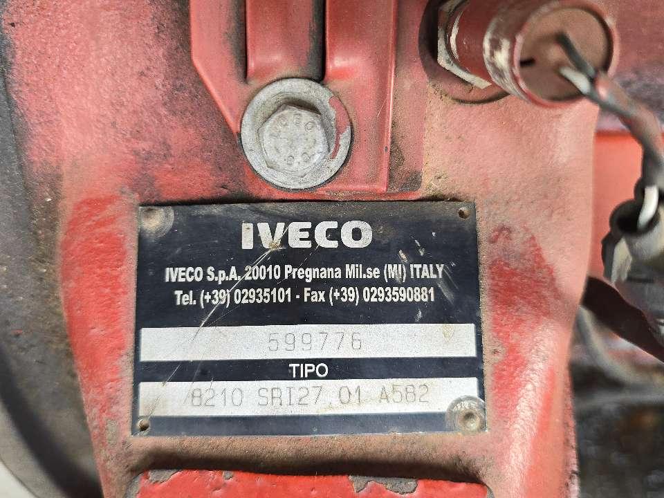 Iveco 8210 Photo 4