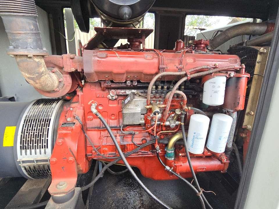 Iveco 8210 Photo 6
