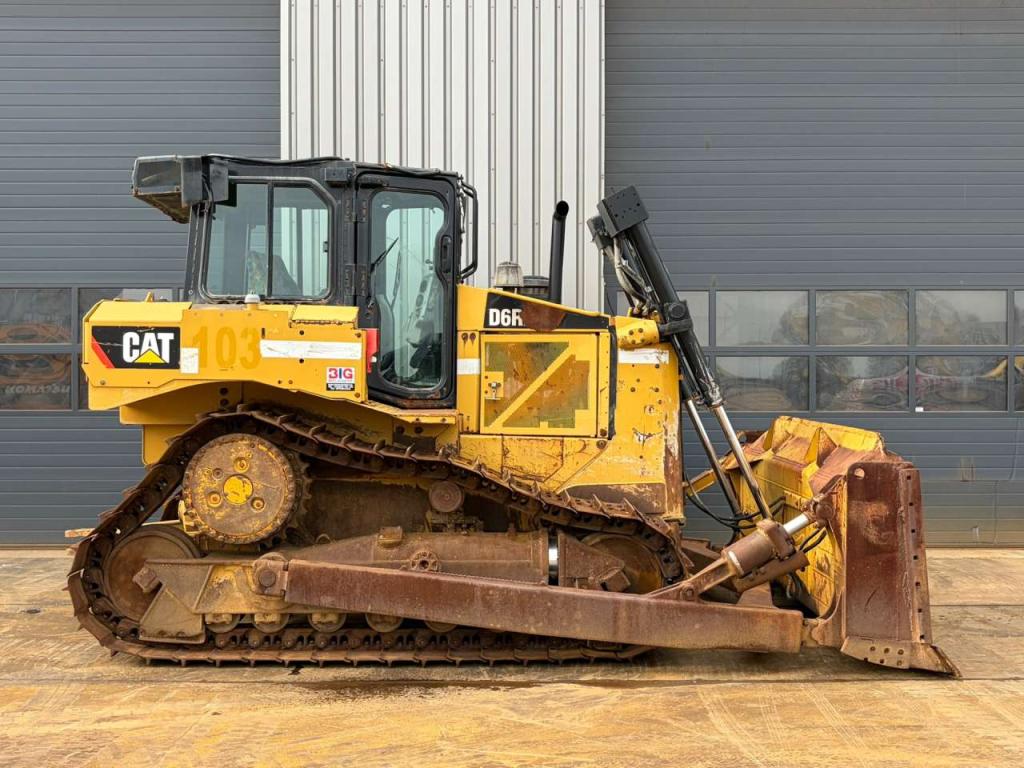 Caterpillar D6R2 XL Photo 6