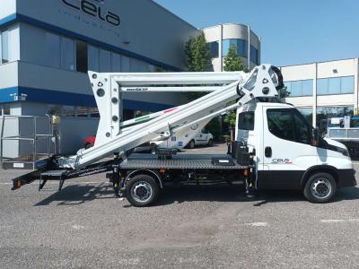 Cela Essential 24P en vente par Bini Gru Srl