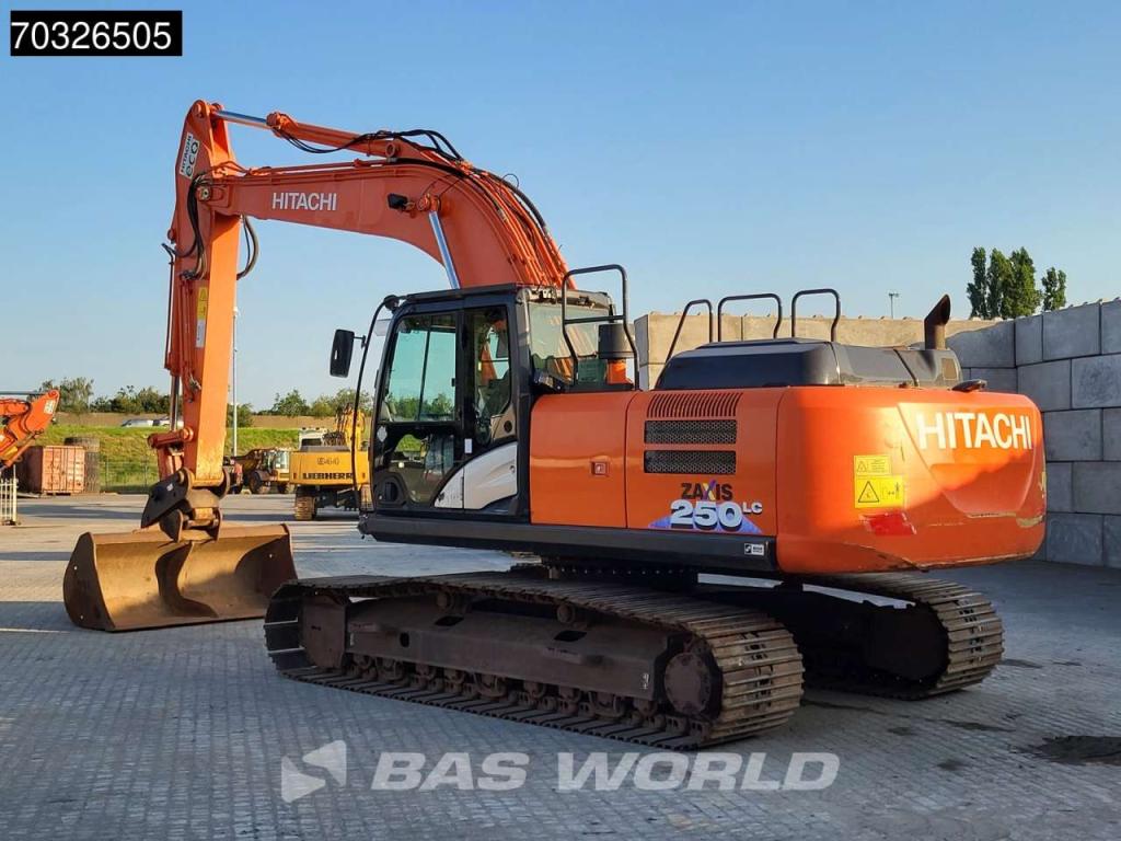 Hitachi ZX250 LC -6 Photo 2