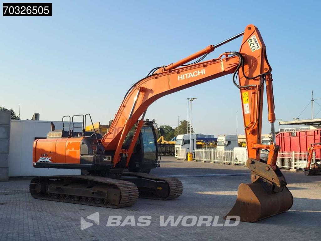 Hitachi ZX250 LC -6 Photo 6