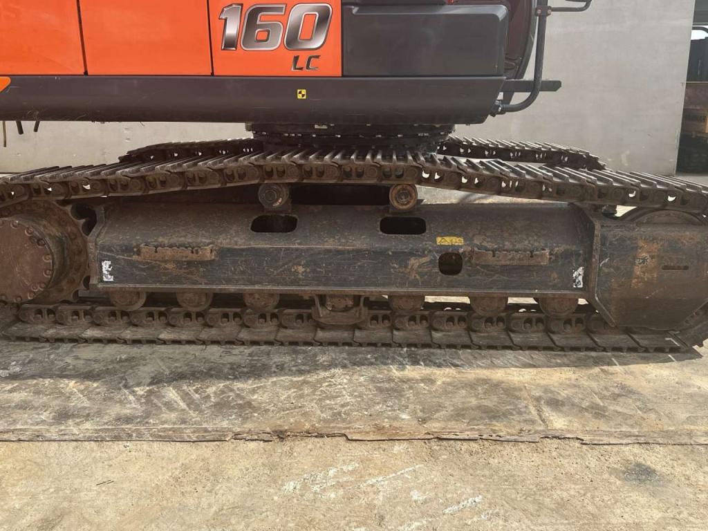 Hitachi ZX160LC-6 Photo 4