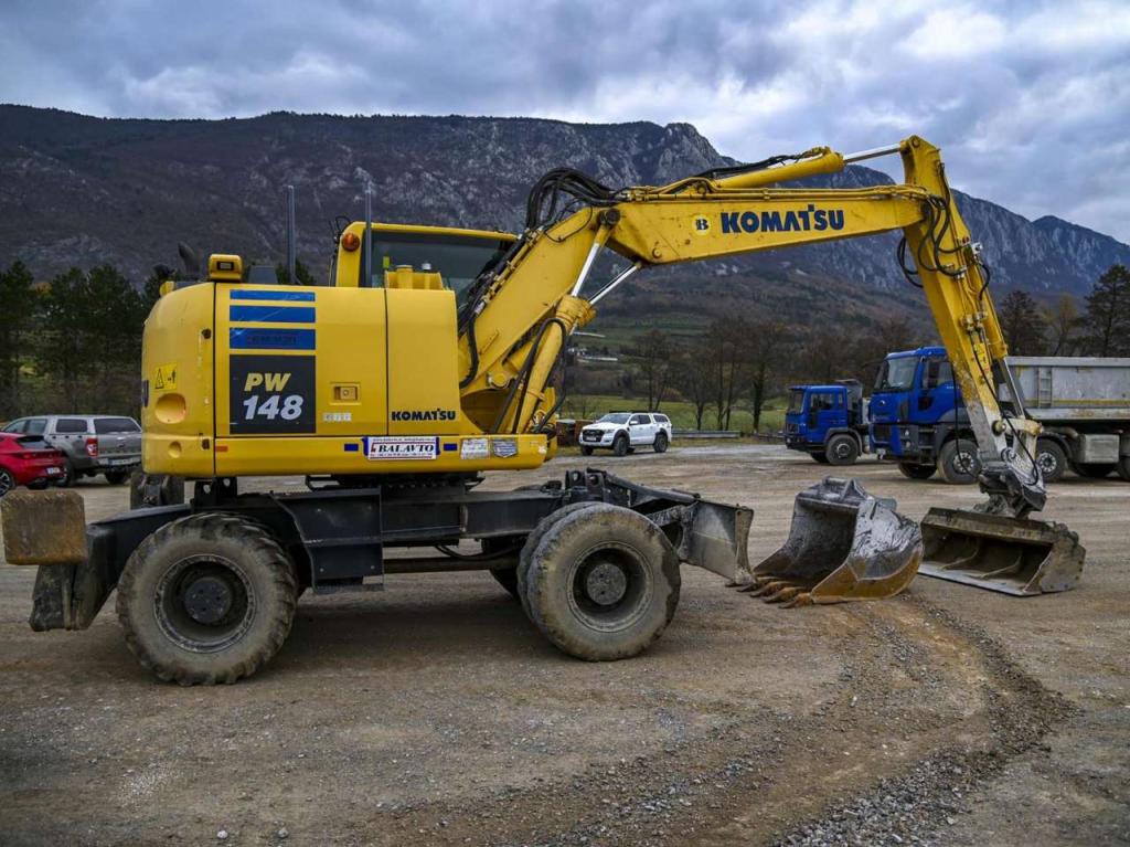 Komatsu PW148-10 Photo 5