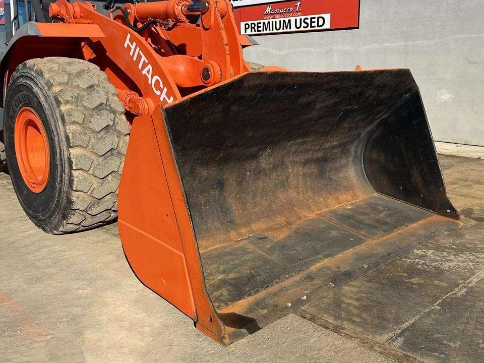 Hitachi ZW220 Photo 10