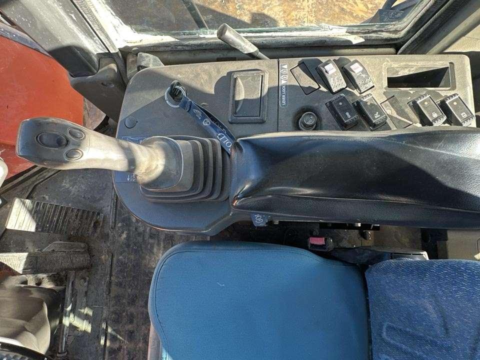 Hitachi ZW220 Photo 17