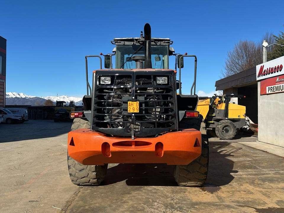 Hitachi ZW220 Photo 23