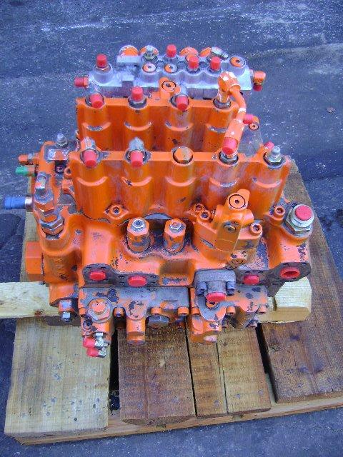 Distributeur hydraulique pour Fiat Hitachi Photo 2