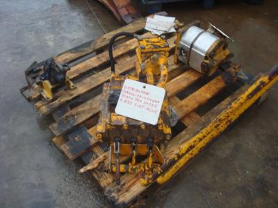 Distributeur hydraulique pour DOZER FIAT ALLIS AD20 en vente par OLM 90 Srl