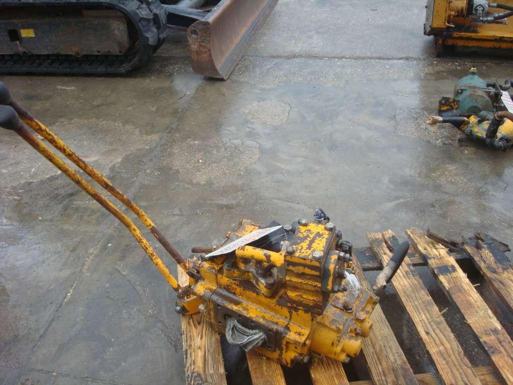 Distributeur hydraulique pour DOZER FIAT ALLIS AD20 Photo 3