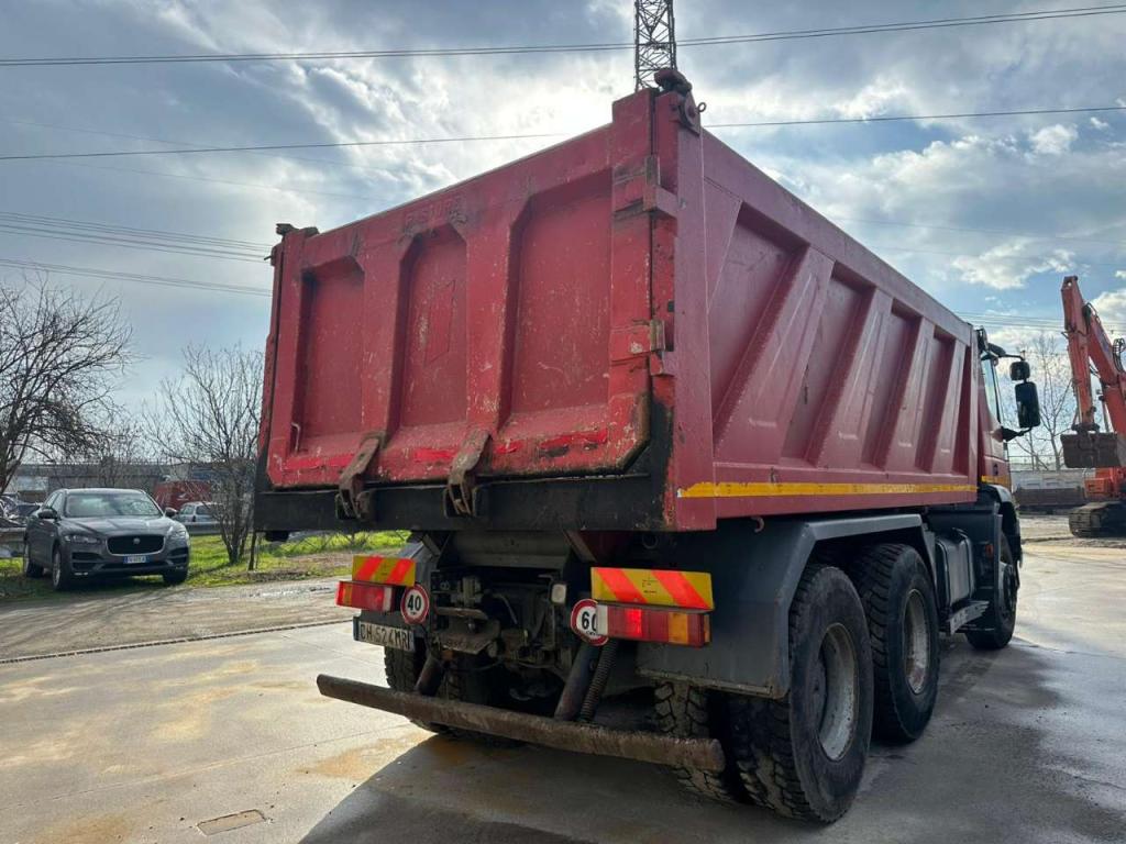 Iveco Eurotrakker 380 38 Photo 3
