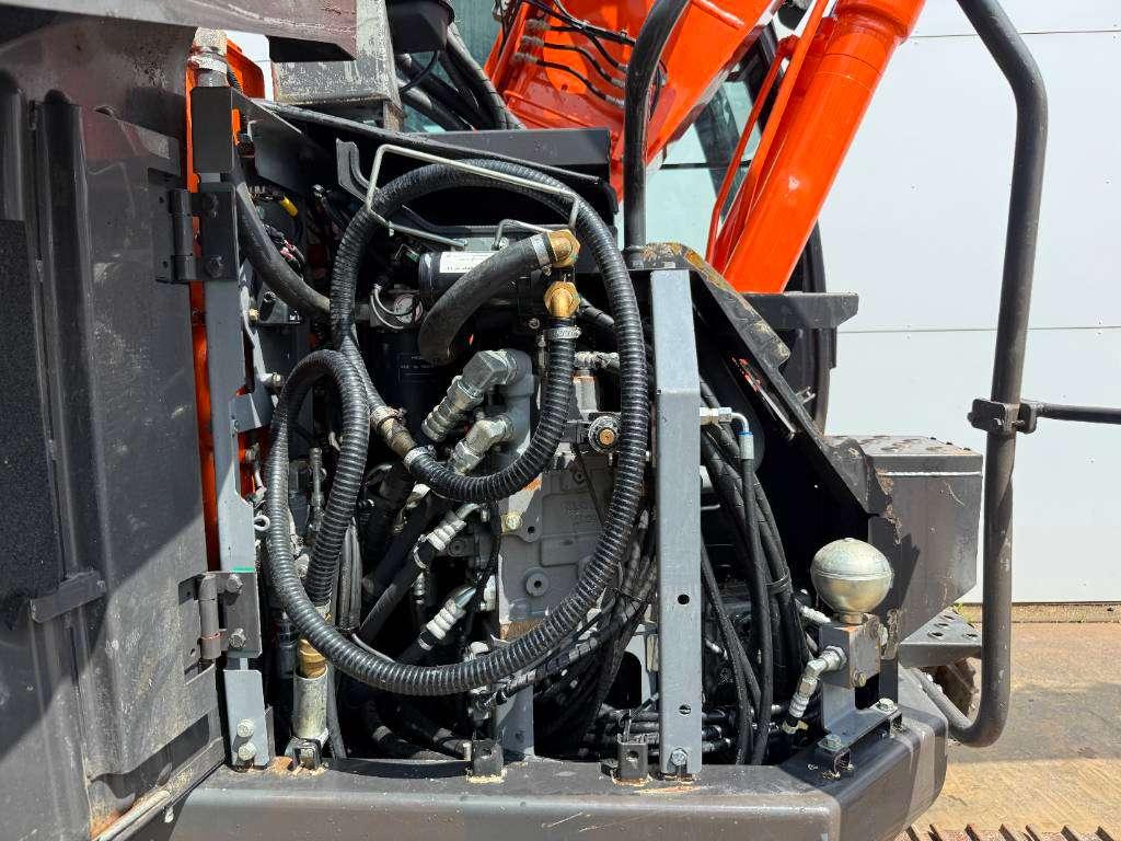 Hitachi ZX135US-6 - Quick Coupler / Automatic Greasing Photo 30