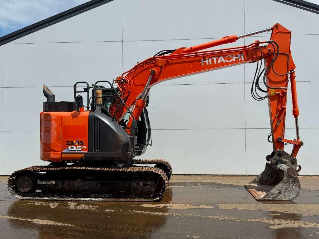 Hitachi ZX135US-6 - Quick Coupler / Automatic Greasing Photo 6