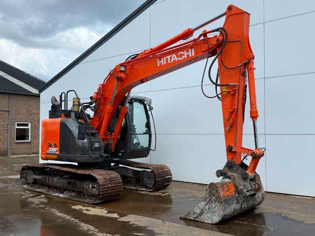 Hitachi ZX135US-6 - Quick Coupler / Automatic Greasing Photo 7