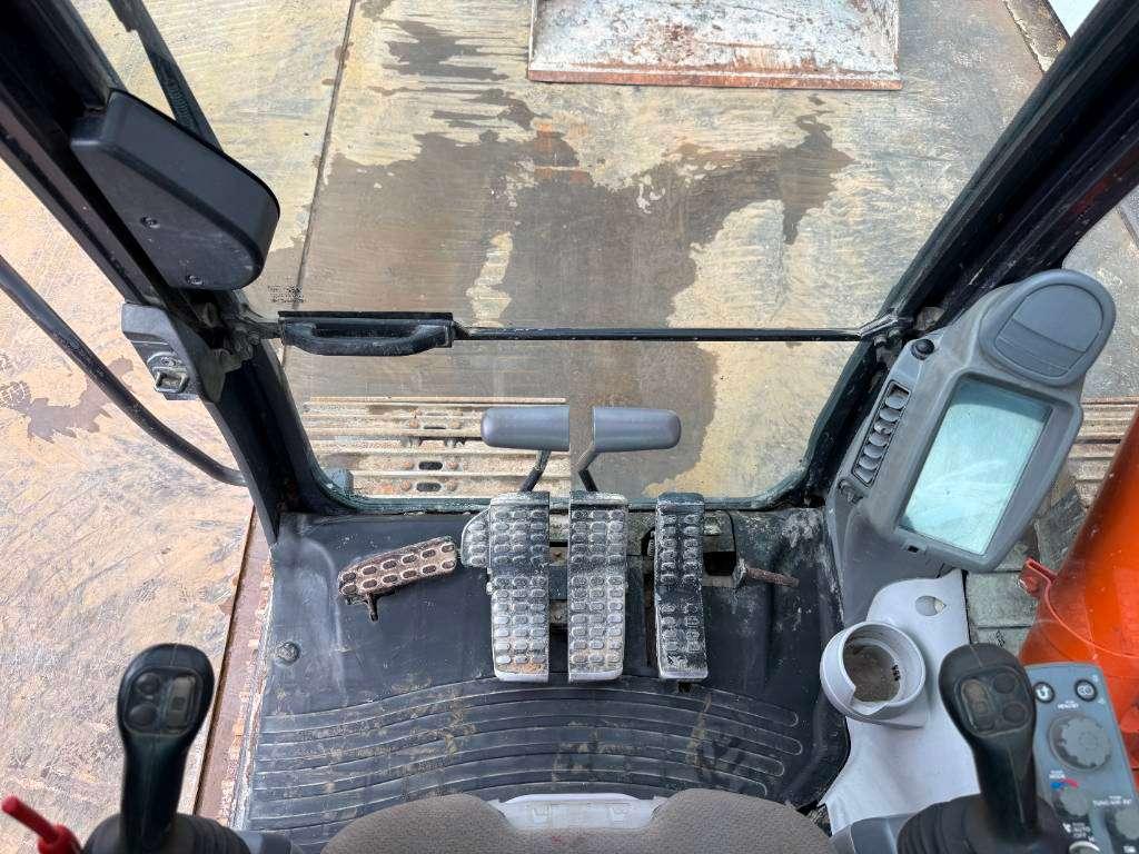 Hitachi ZX135US-6 - Quick Coupler / Automatic Greasing Photo 9