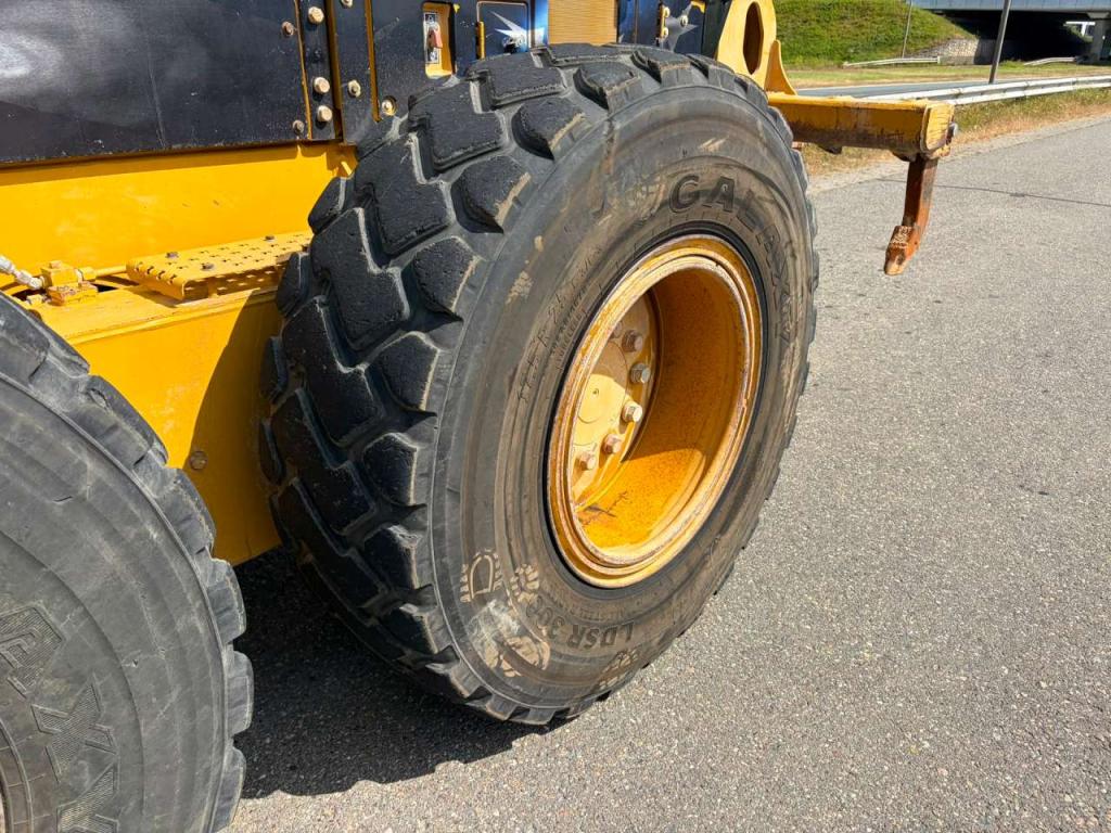 Caterpillar 140M2 Photo 12
