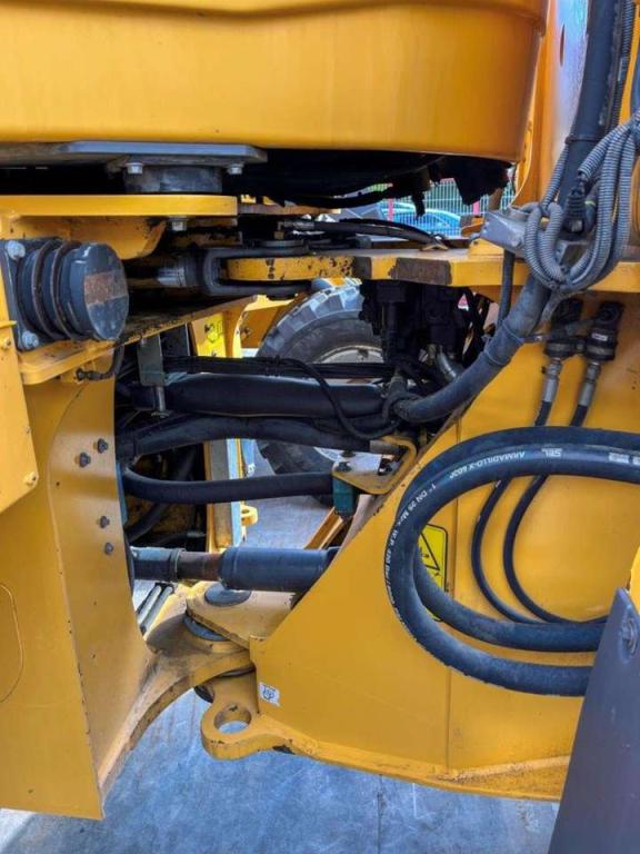 Volvo L120H Photo 14