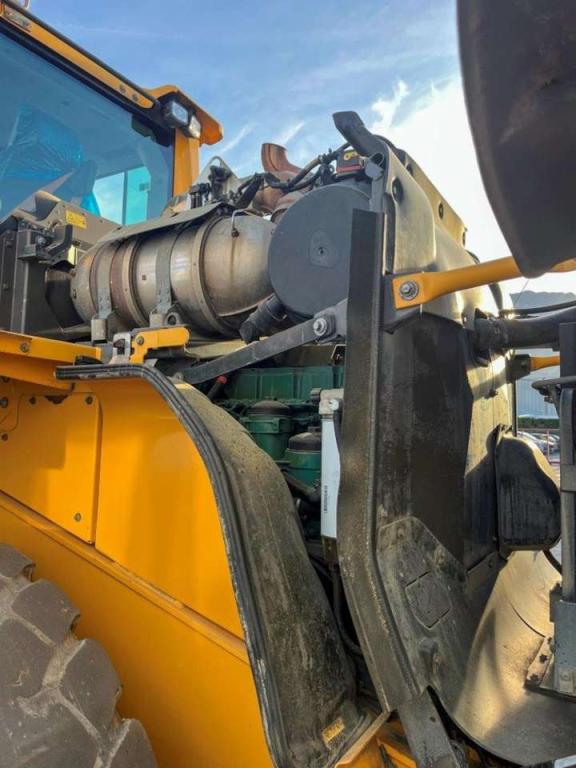 Volvo L120H Photo 17