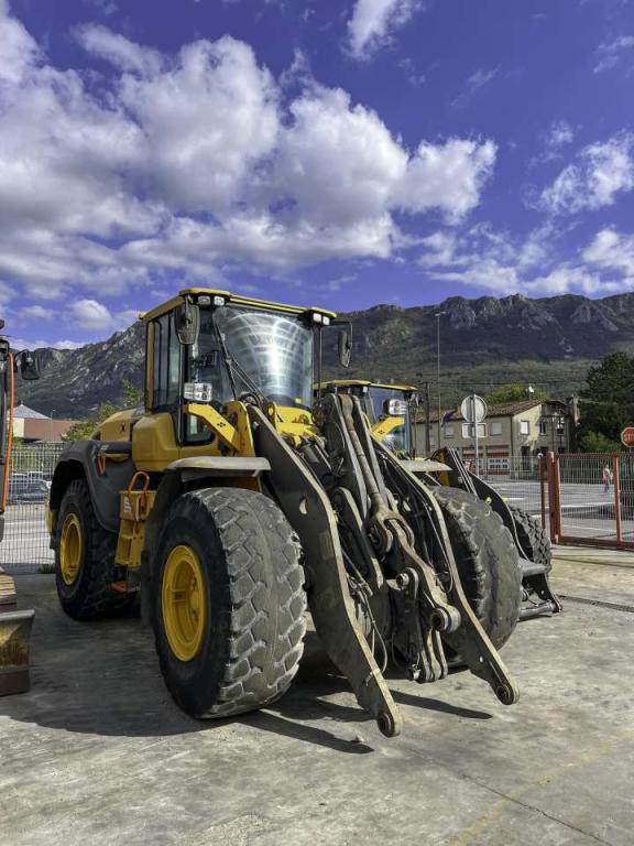 Volvo L120H Photo 4