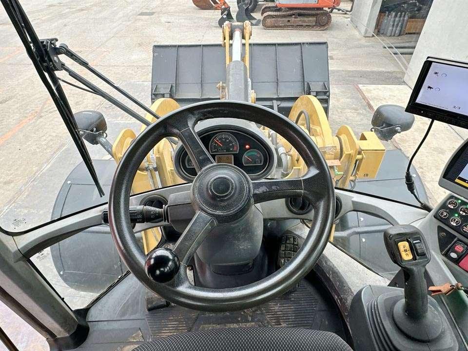 Caterpillar 938K Photo 16