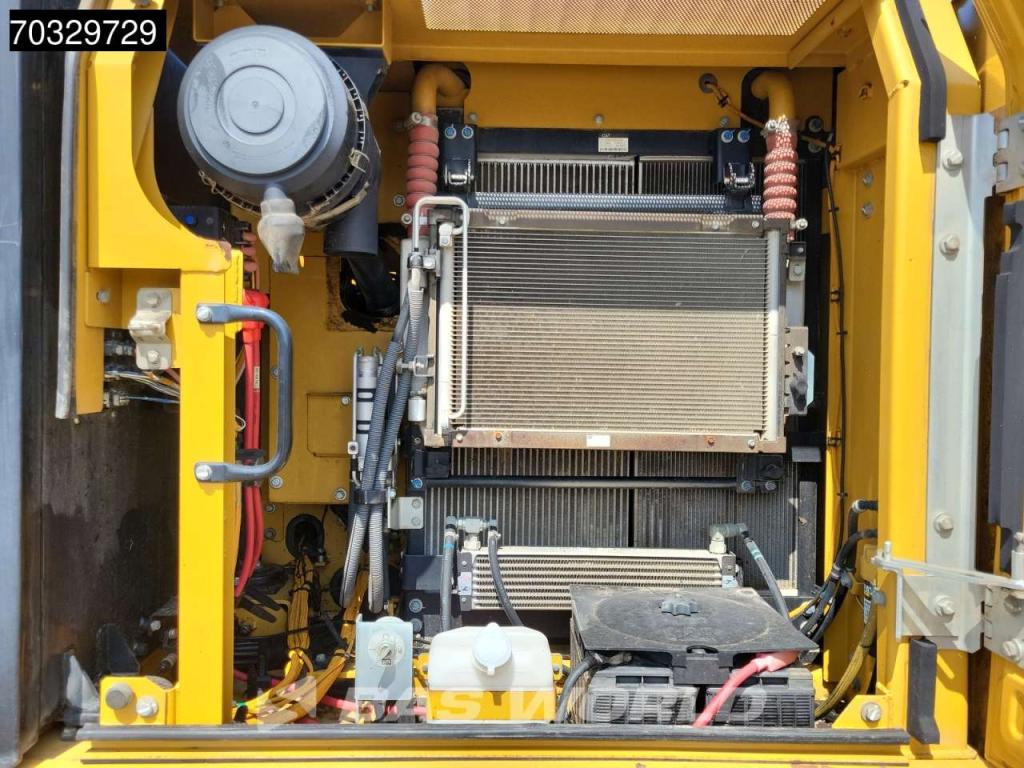 Caterpillar 318 E Photo 20
