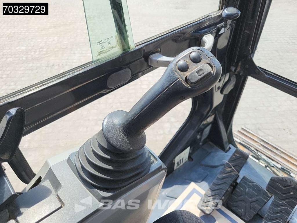Caterpillar 318 E Photo 29