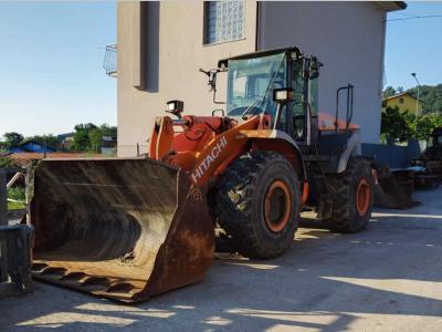 Hitachi ZW220 Photo 1